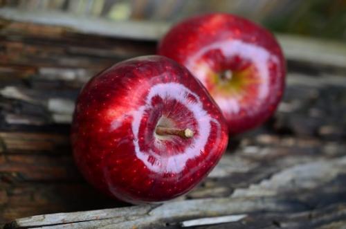 Сколько калорий в яблоке 1 шт. Сколько калорий в среднем яблоке красном?
