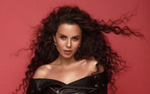 Сколько весила Настя Каменских до похудения. Настя Каменских — фотографии певицы до и после похудения на 30 килограмм