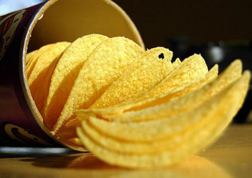 Чем вредны чипсы?