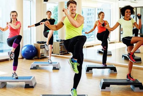 Занятие фитнесом для похудения в домашних условиях с еленой. Аэробика для похудения в домашних условиях: видео