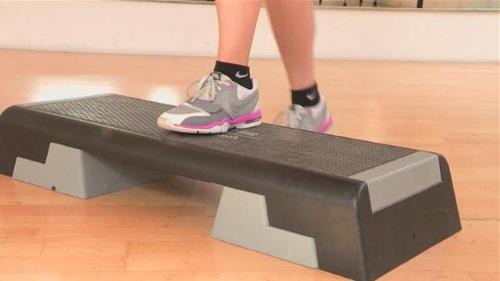 Занятие фитнесом для похудения в тренажерном зале. Упражнения в тренажерном зале для похудения ног и бедер