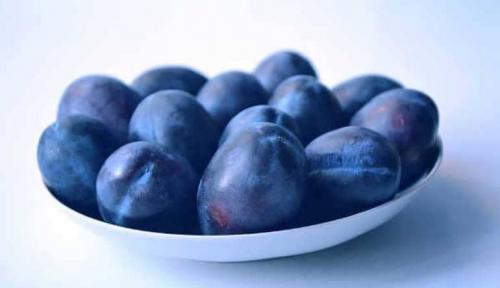 Слива полезные свойства. Для женщин