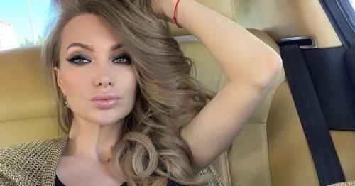 Евгения Феофилактова. Звезда популярного реалити-шоу подтвердила роман с бизнесменом Маджидом Гиагиа. Сейчас пара наслаждается отдыхом в Дубае. Евгения Феофилактова не скрывает: за этим мужчиной она, как за каменной стеной.