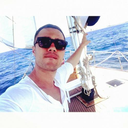 Из камеди вумен женился на мужчине. Как живёт Евгений Бороденко после свадьбы с мужчиной