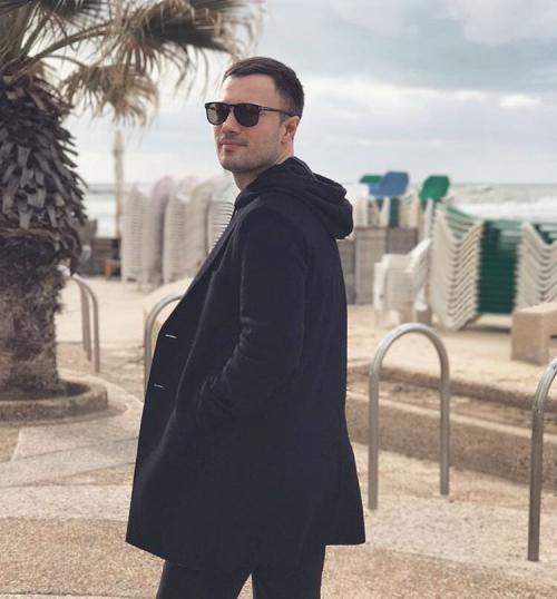 Из камеди вумен женился на мужчине. Как живёт Евгений Бороденко после свадьбы с мужчиной