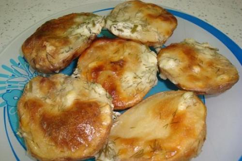 Сколько калорий в картошке в мундире – печеной и вареной?