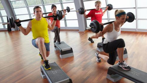 Комплекс упражнений для похудения в зале. Какие есть тренировки для похудения для дома и зала, и кому они подходят