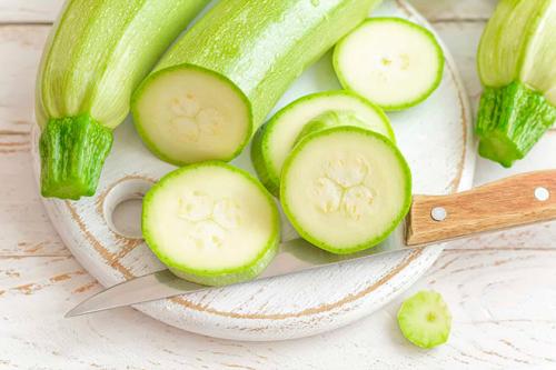 Диетические кабачки на сковороде. Как приготовить диетическую еду из кабачков — полезные советы