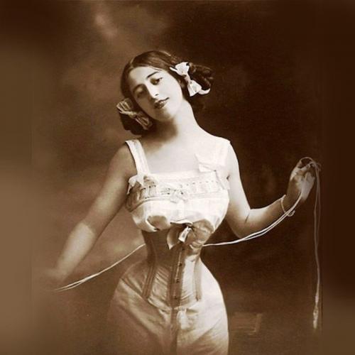 Последствия ношения корсета. Последствия ношения корсетов для женщин в прошлые века