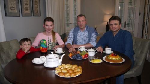 Ольга Скобеева дом. Где живут Ольга Скабеева и Евгений Попов: уютная квартира телевизионной пары