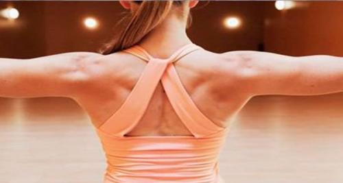 Как убрать складки на спине под лопатками. Кожные складки на спине: Причины образования и упражнения для похудения спины и боков