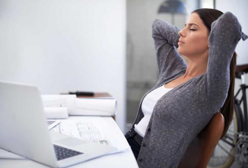 Как компенсировать сидячий образ жизни. Сидячая работа. Как минимизировать вред и не потерять здоровье в офисе.