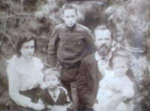 Доктор Мясников назвал лекарства. Выкиньте это немедленно: Доктор Мясников назвал лекарства, которым не место в домашней аптечке 03