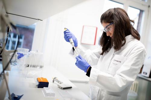 Как не заразиться китайским коронавирусом. Как не заразиться новым коронавирусом: Роспотребнадзор перечислил меры предосторожности 06