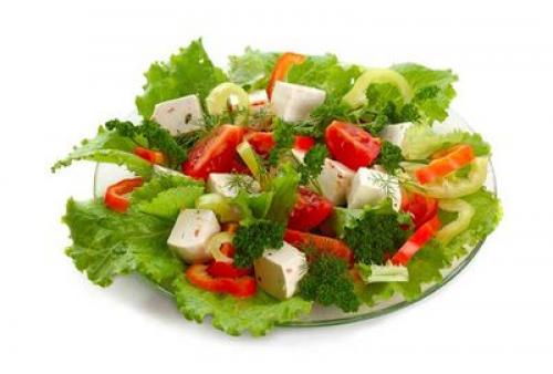 Сколько калорий в салатах из огурцов. Огуречный салат: калорийность 08