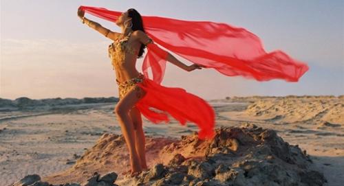 Восточные танцы для начинающих. Пластика в танце живота 02