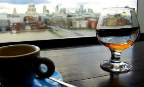 Коктейль с энергетиком и кофе. Коктейль энергетик Кола и кофе. Рецепт за 3 минуты