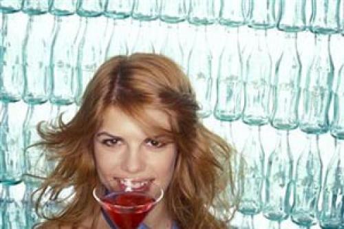 Какой вред организму наносят энергетические напитки. Энергетические напитки: польза и вред 01 Какой вред организму наносят энергетические напитки. Энергетические напитки: польза и вред 01