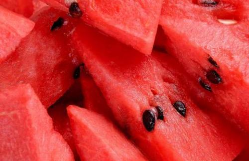 Можно ли поправиться от арбуза? Разбираемся в пользе и вреде сочной ягоды 03 Можно ли поправиться от арбуза? Разбираемся в пользе и вреде сочной ягоды 03