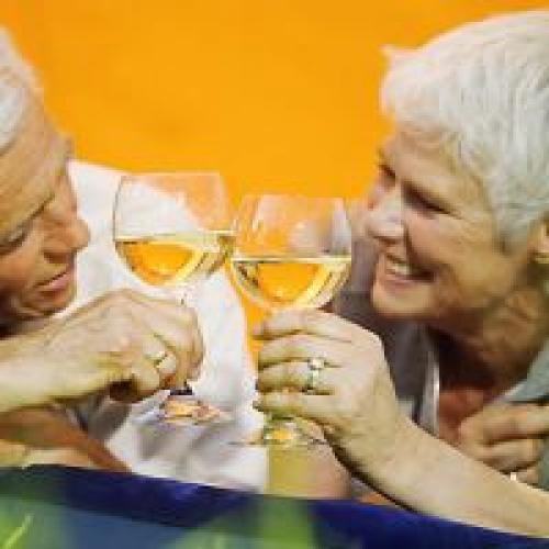 Красное вино противопоказания. Алкоголь в преклонном возрасте: друг или враг?