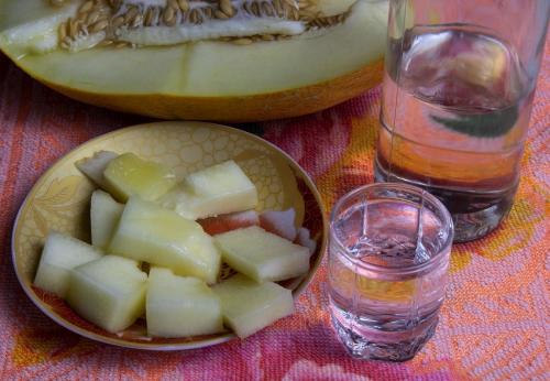 Можно ли сочетать арбуз с алкоголем вечером. Можно ли закусывать алкоголь дыней и арбузом