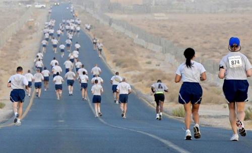 Средняя скорость человека км в час. Скорость бега среднего человека в час