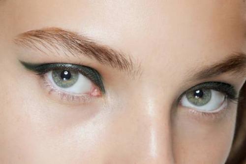 Макияж для увеличения глаз с нависшим веком. Макияж для нависшего века и увеличения глаз