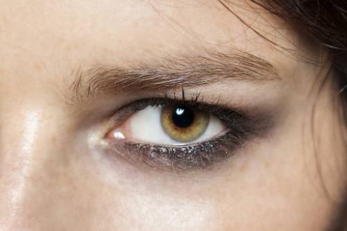 Макияж для увеличения глаз с нависшим веком. Макияж для нависшего века и увеличения глаз