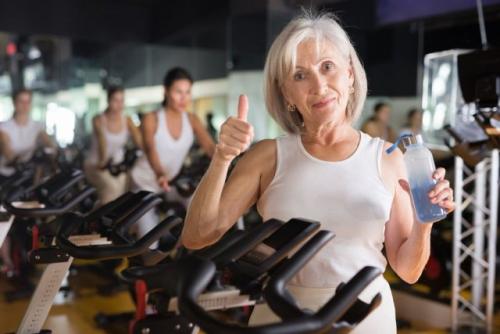 Простое упражнение для возраста 50+: как сохранить здоровье и активность 04 Простое упражнение для возраста 50+: как сохранить здоровье и активность 04