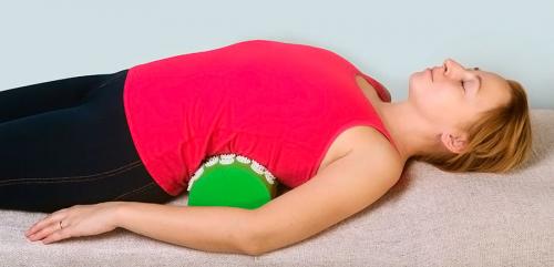 Есть ли противопоказания для выполнения японского упражнения с книгой. Что дает упражнение?