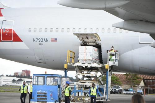 Какие побочные эффекты могут возникнуть после применения вакцины от коронавируса в США. ОМП-вакцины