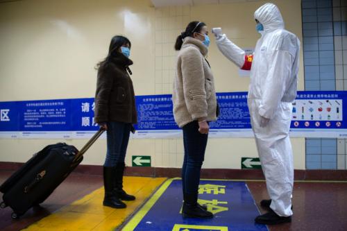 Как штаммы SARS-CoV-2 влияют на распространение инфекции