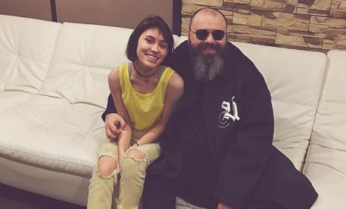 Как Максим Фадеев общается со своими фанатами. Эксклюзив PEOPLETALK: Кристина Кошелева об уходе из MALFA, реакции Максима Фадеева и условиях расторжения контракта