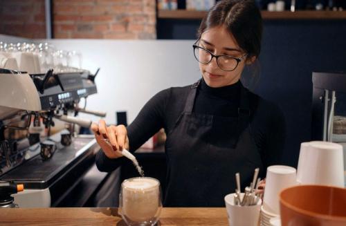 Можно ли использовать меда, как заменитель сахара с меньшим количеством углеводов. Мёд или топинамбур? Чем заменить сахар и есть ли в этом смысл