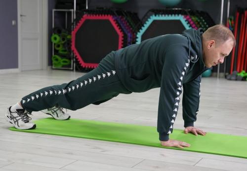 Как правильно выполнять планку для максимальной эффективности. Как правильно выполнять планку