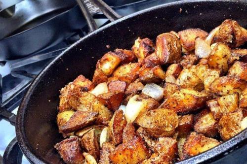 Как приготовить молодой картофель в кожуре, чтобы он был низкокалорийным и вкусным. Как приготовить молодую картошку: 20 самых вкусных рецептов