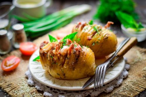 Какие блюда можно приготовить из вареного картофеля в кожуре. 10 лучших рецептов картошки в мундире
