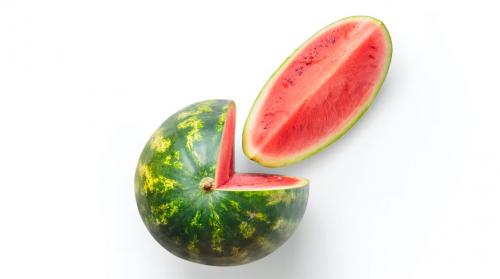 Почему арбуз не является эффективным продуктом для похудения, с точки зрения диетолога. Диетолог рассказала, почему можно поправиться от арбуза и как этого не допустить